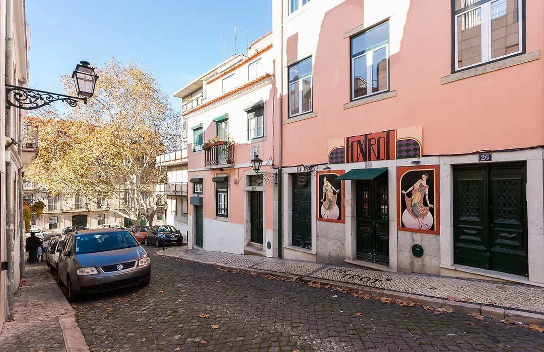 Bairrus Lisbon Apartments - Principe Real/Brick-1
